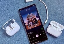 Samsung Dual Audio lets Galaxy devices stream to two Bluetooth headphones or speakers simultaneously, enabling shared audio experiences without extra accessories.